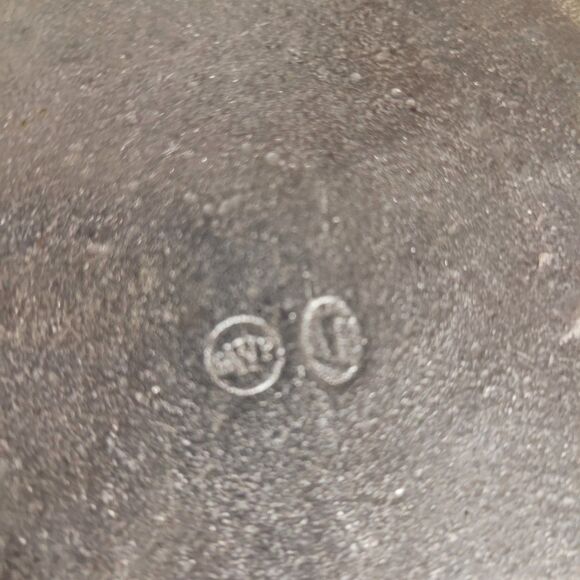 Vintage Wilton Armetale Columbia PA Pewter Plate RWP With Logo Front 8" - Picture 6 of 7